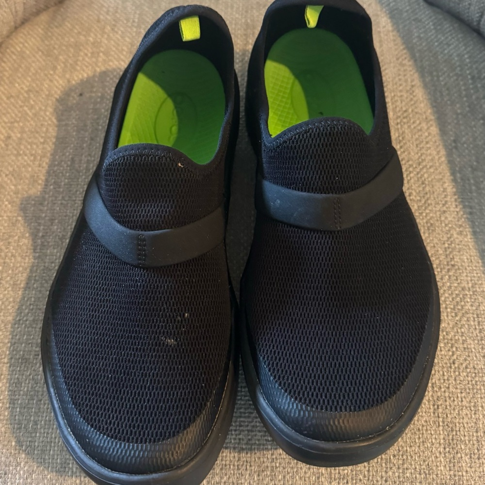 Oofos 00MG Women’s mesh recovery shoes, size 10.